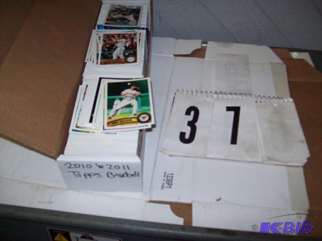 Approx, 800 - 2010 - 2011 Topps Baseball Car...