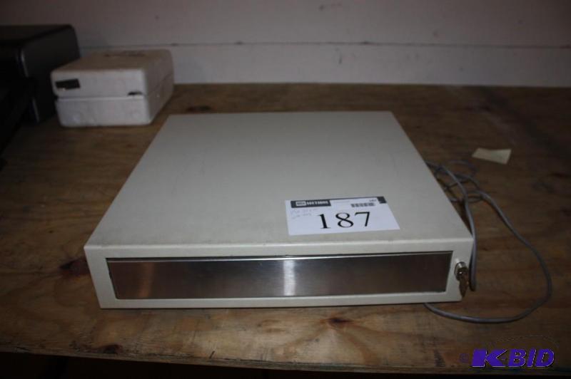 lot 187 image: Locking Cashier Drawer wKey 19 x 20 x 4.