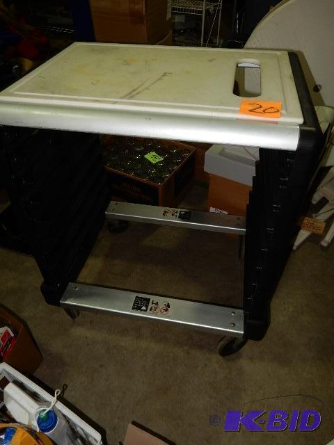 lot 20 image: Rubbermaid rolling cart