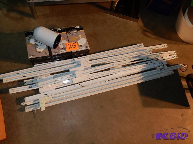 lot 25 image: Track lighting and lights