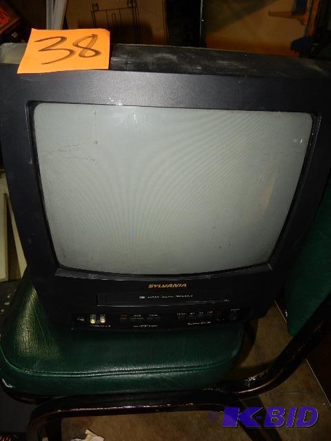 lot 38 image: TVVCR Combo