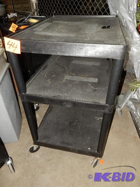 lot 44 image: Plastic Rolling Cart