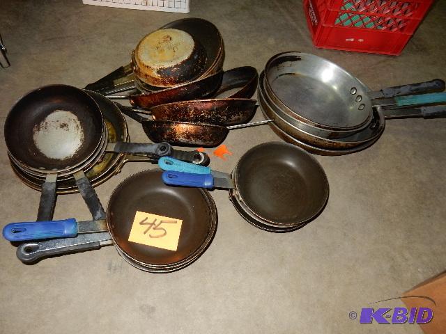 lot 45 image: Frying Pans