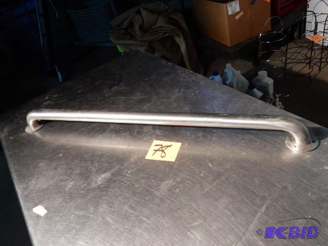lot 78 image: 36 in Stainless steel Bar