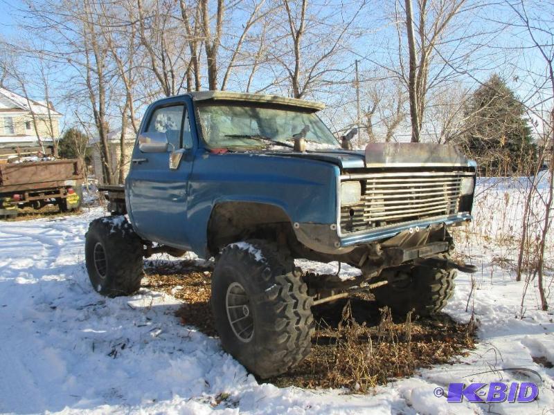 Chevy Mud Truck 400 ci motor 38&quot super s...