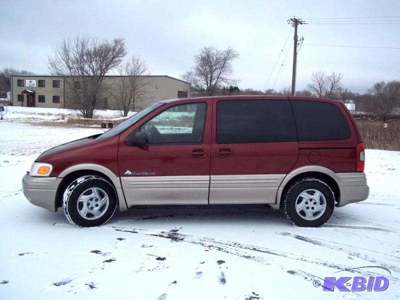 lot 1 image: 2000 Pontiac Montana Van