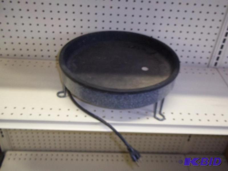 lot 24 image: Heated bird bath...