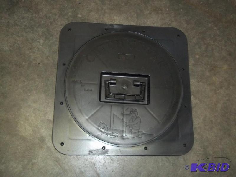 lot 57 image: Ice Fish House Catch Cover 16&quot Frame wit...
