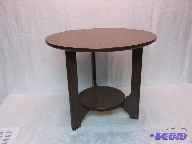 Nice end table measuring 23 34&quot D x 20&...