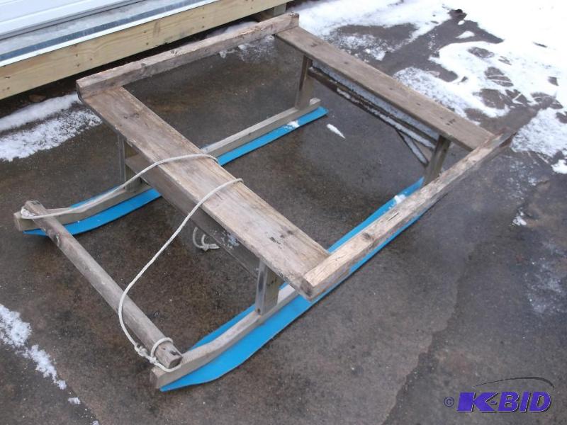 Portable fish house sled in great usable cond...