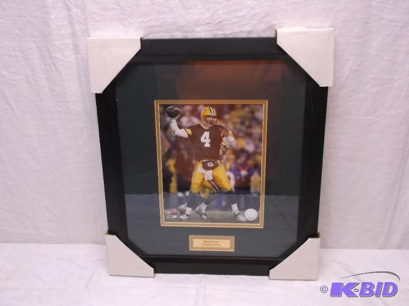 Nice framed Brett Favre print measuring 16 1...