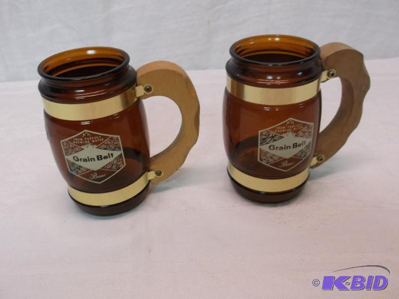 Vintage Grain Belt beer mugs in great collect...