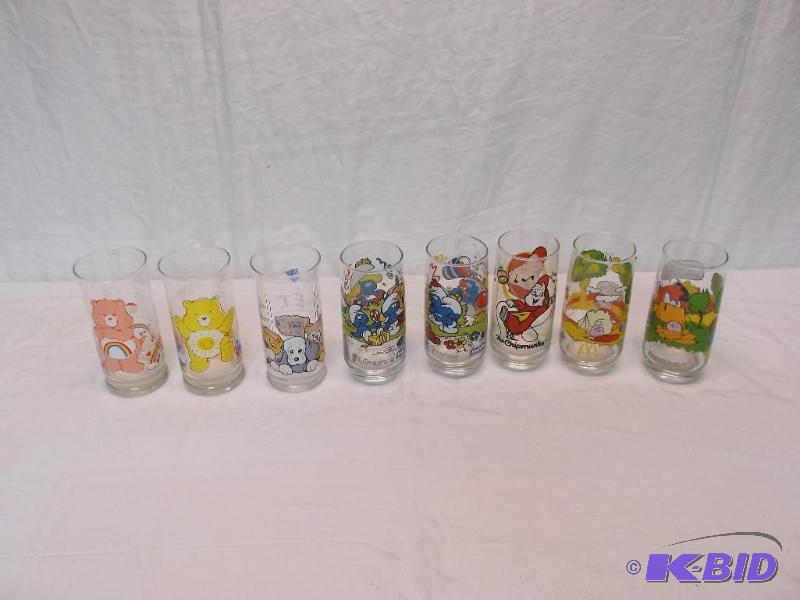 Large lot of collectable glasses all in great...