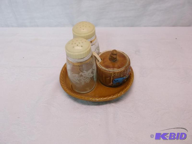Nice salt &amp pepper set with honey pot mar...