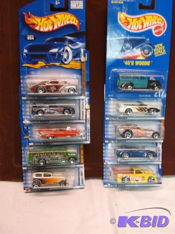 Nice lot with 10 collectable Hot Wheels....