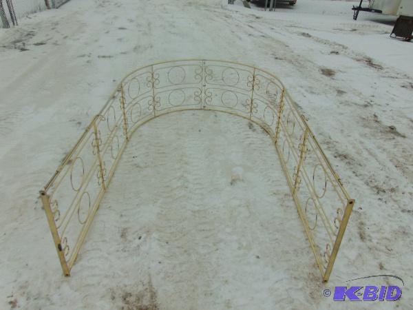 (1) Large Metal Archway   Comes apart for eas...