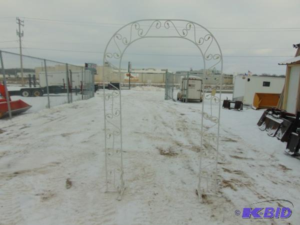 Large White Archway   Comes apart for easy tr...