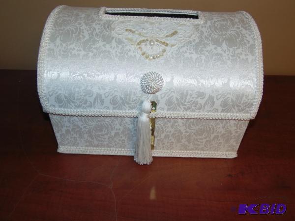(1) Wedding Card Box With Key and Lock...