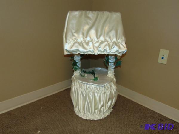 (1) Wishingwell Wedding Card Box...
