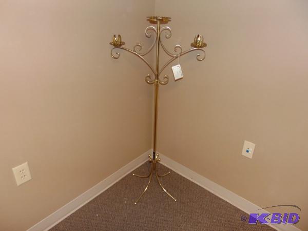 (1) Adjustable Height Candle Holder...