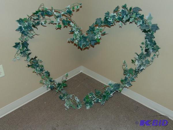 (1) Flower Decoration Piece...