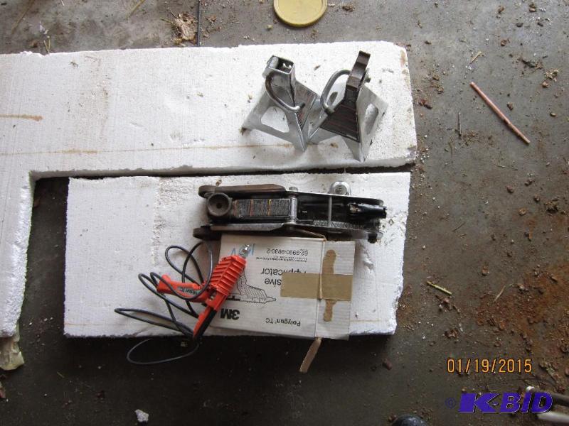 Glue gun and jacks
