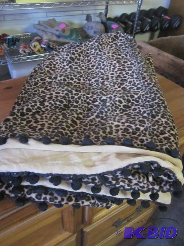 lot 106 image: Leopard print plush velvet blanket throw.&nbs...