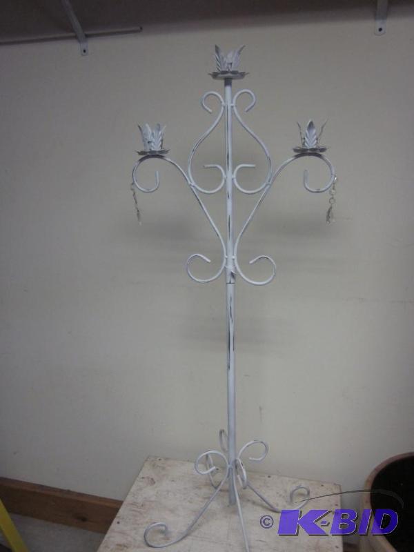 lot 12 image: Vintage Shabby Chic large floor standing adju...