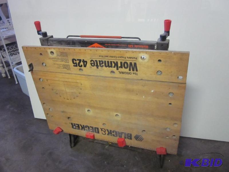 lot 122 image: Black & Decker Workmate 425 portable work...