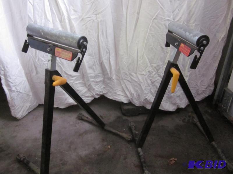 lot 17 image: Pair of Workforce 250 lb. capacity adjustable...