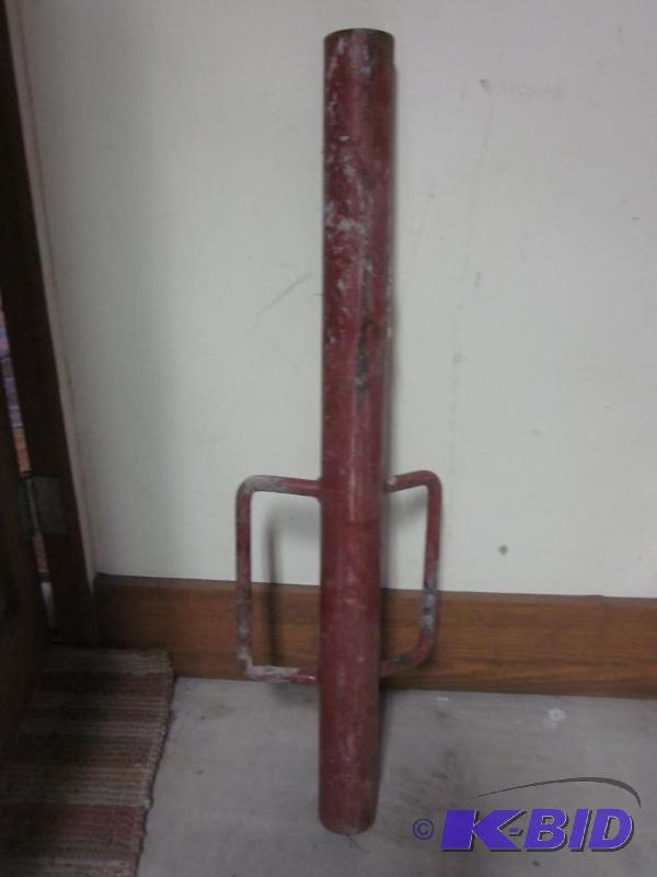 lot 20 image: Steel double handled post hammer.     &n...