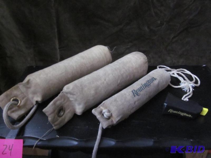 lot 39 image: Lot of (3) Remington dog training birds and (...