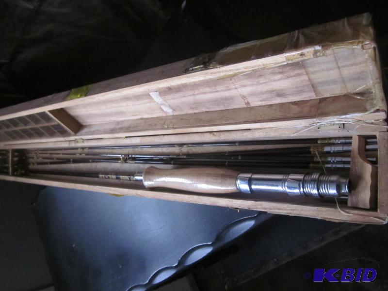lot 42 image: Vintage Sakura Japanese made Fly Rod new and ...