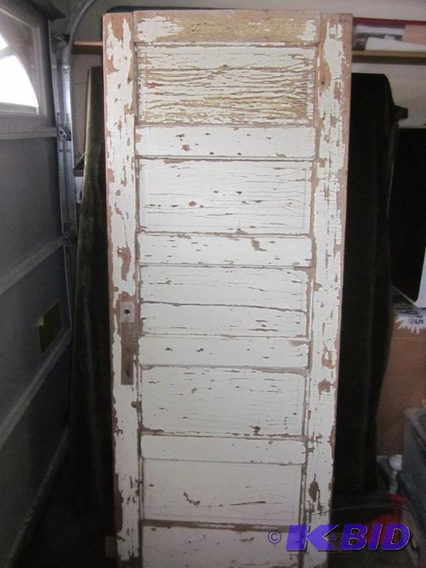 lot 43 image: Vintage 32 inch weathered solid wood Shabby 5...