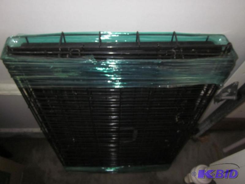 lot 98 image: Medium size dog kennel.      ...