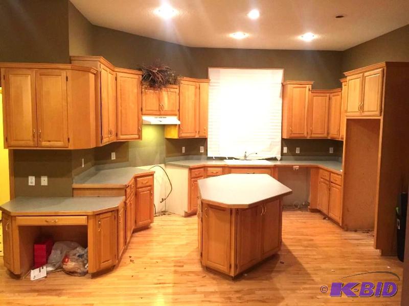 lot 1 image: Beautiful Complete Cabinet set with Kitchen I...