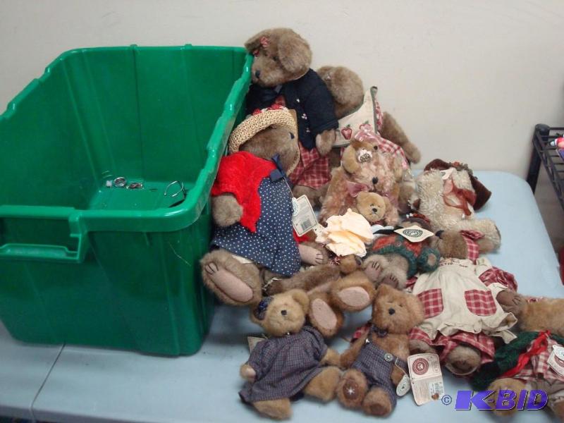 Lot Of Teddy Bears in &nbspGreen Bin...