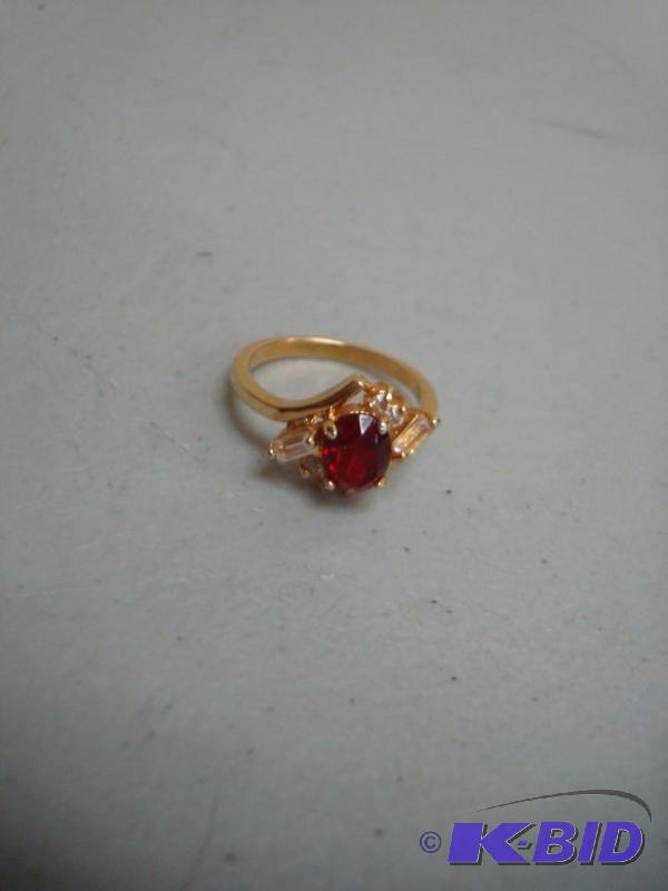 Gold Tone Fashion Ring...