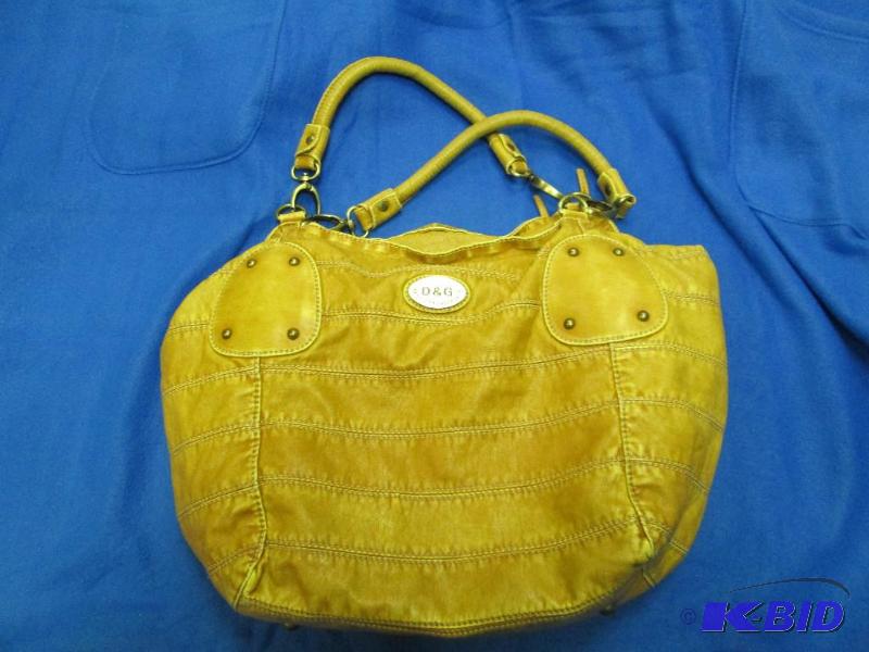 lot 24 image: Dolce & Gabbana purse...