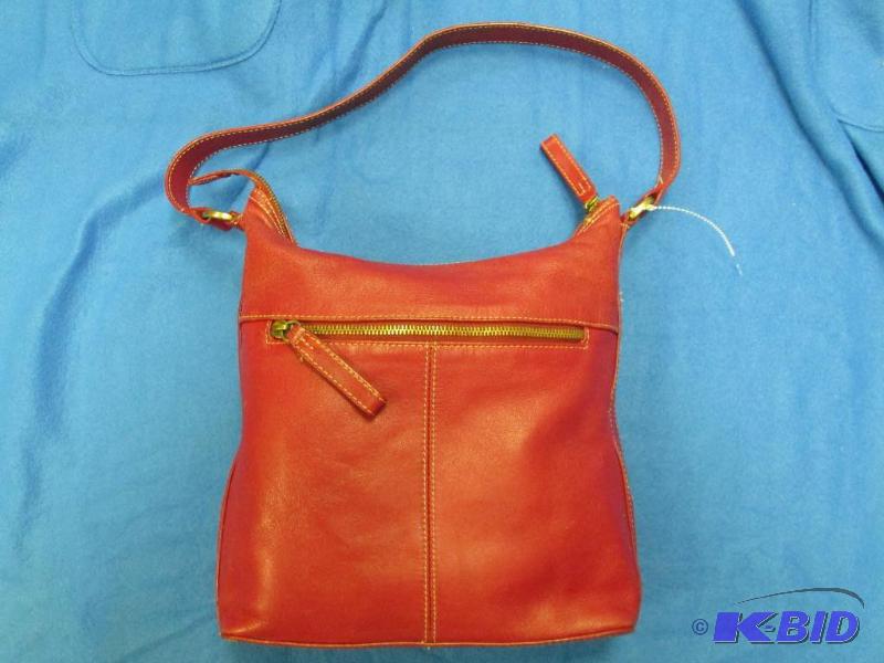 lot 31 image: Relativity brand purse...
