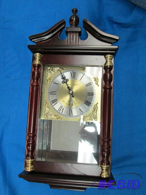 lot 33 image: Daniel Dakota Westminster Chimes clock, glass...