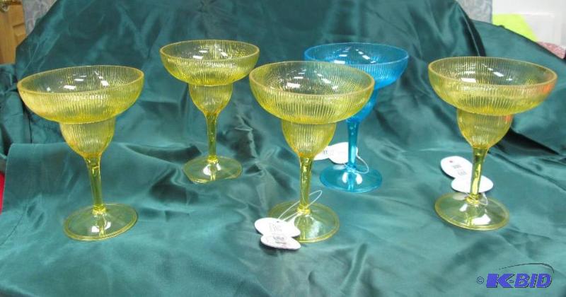 lot 54 image: Qty 5 Tiki Bar margarita glasses...