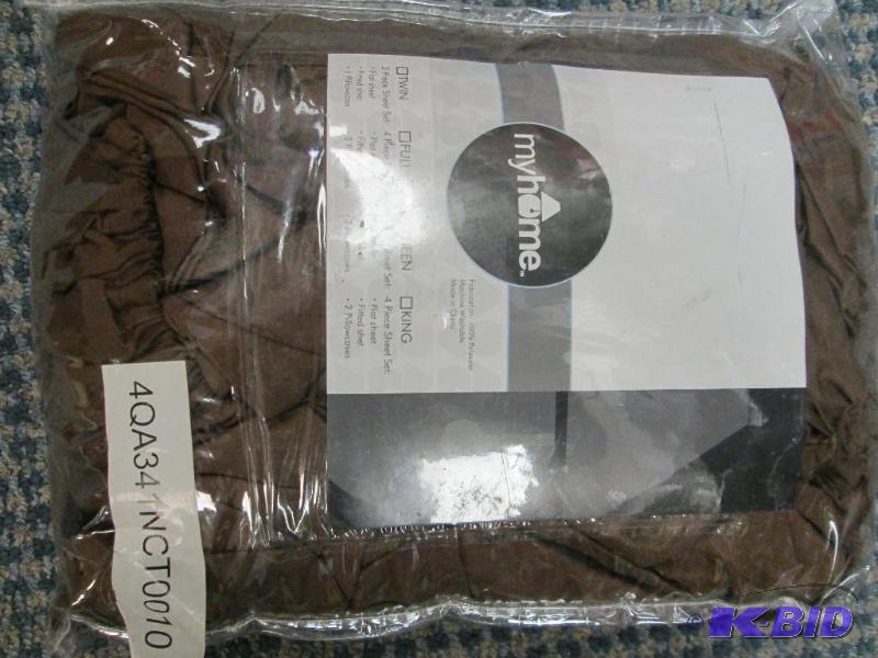 lot 68 image: My Home Queen size 4 piece sheet set...