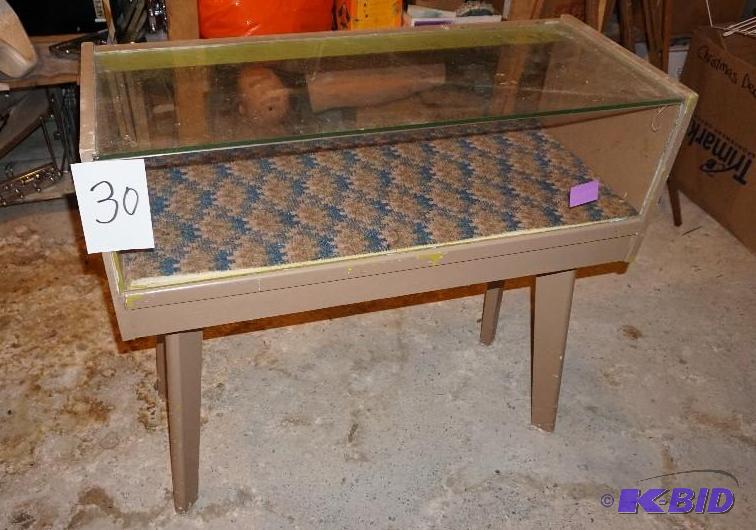 Retail Padded Glass Display Case With Moveabl...
