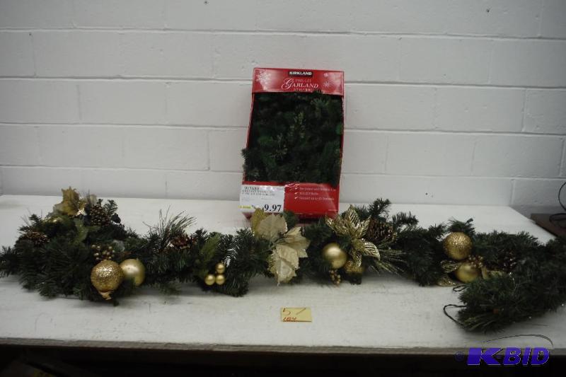 2 Pre-lit Christmas Garlands
