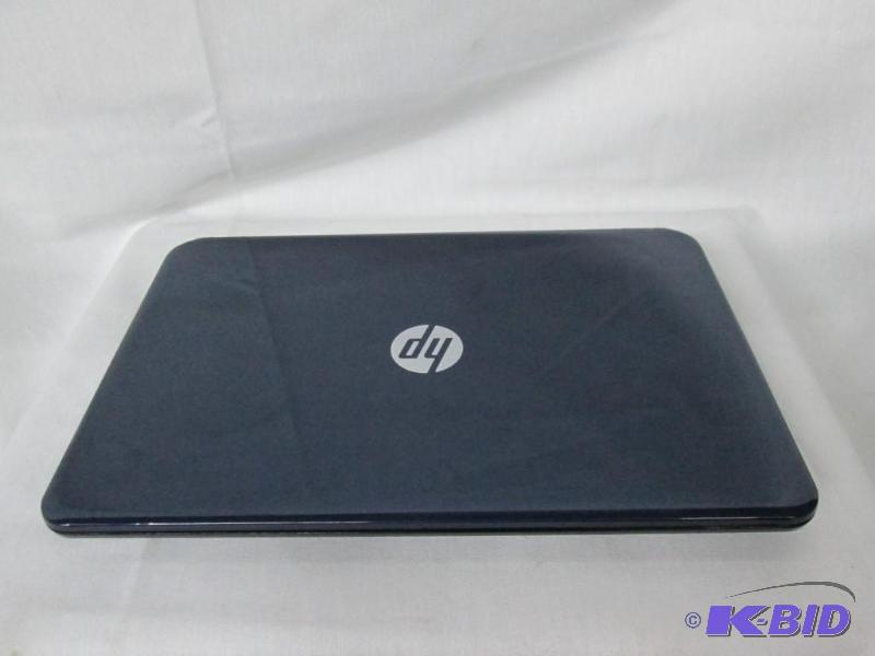 lot 1 image: HP 15.6 4GB Windows 8.1 Laptop