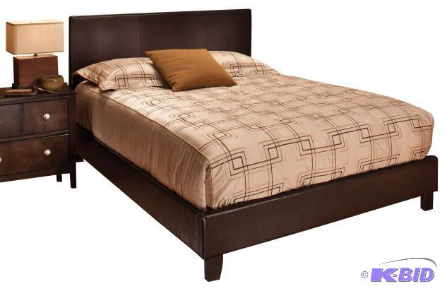 lot 27 image: Hillsdale Harbortown Platform Queen Bed - Brown