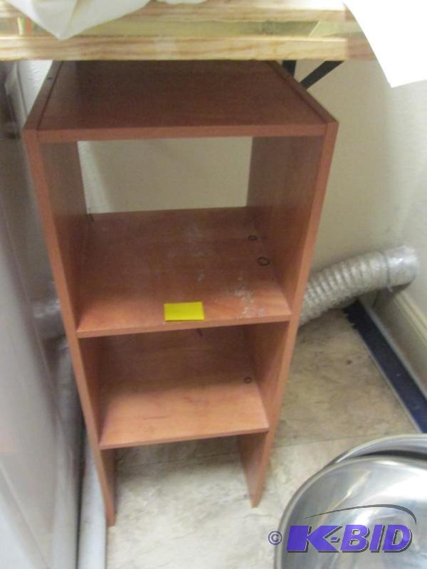 lot 50 image: Small Wooden Shelf