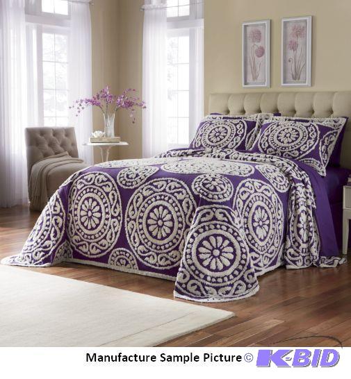 lot 8 image: Regal Chenille Bedspread - King - White-color...
