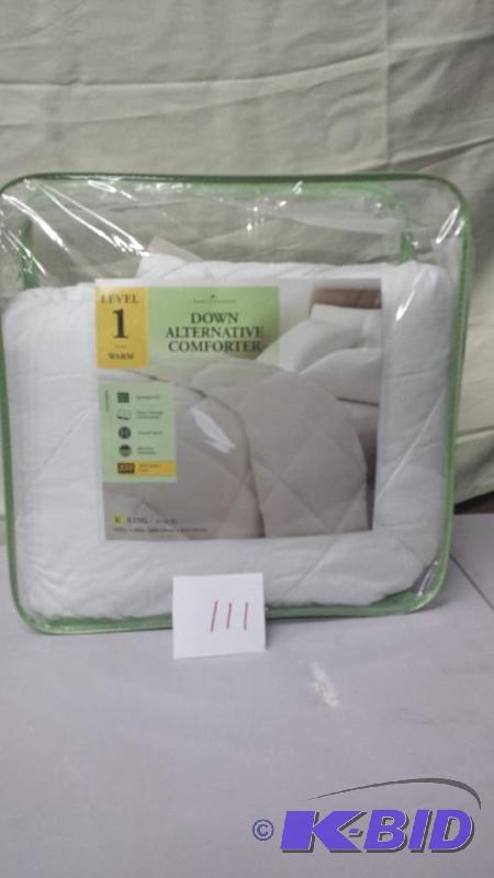 lot 111 image: King Down Alternative Comforter